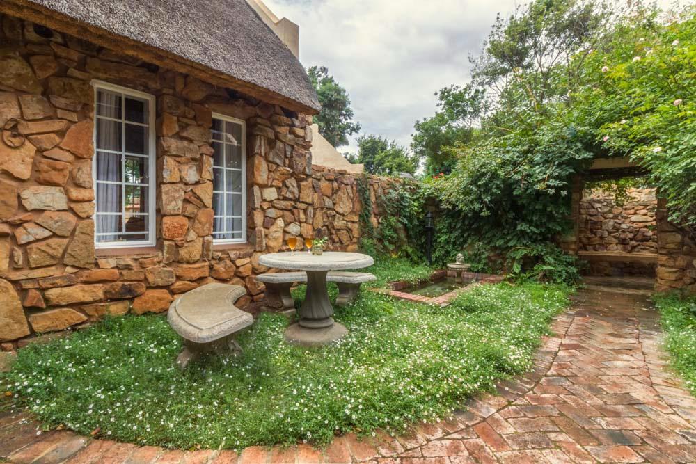 Pierneef'S Kraal Hotell Pretoria-Noord Exteriör bild